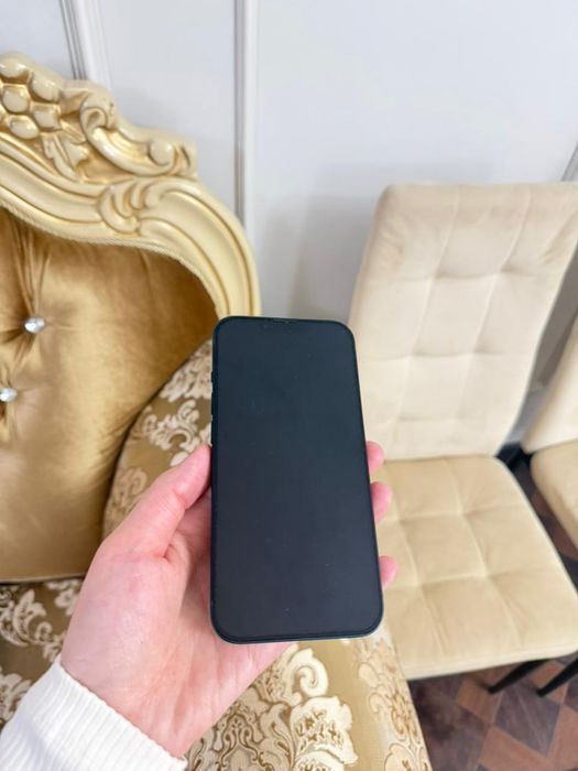Телефон Айфон Iphone 13