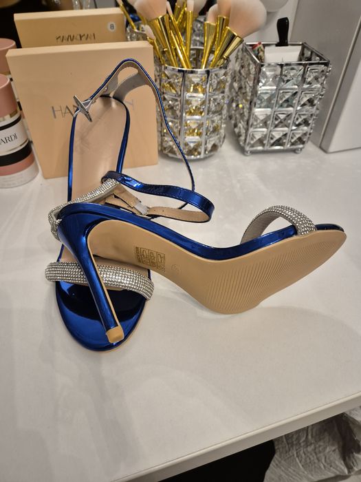 Sandale noi, mărimea 37