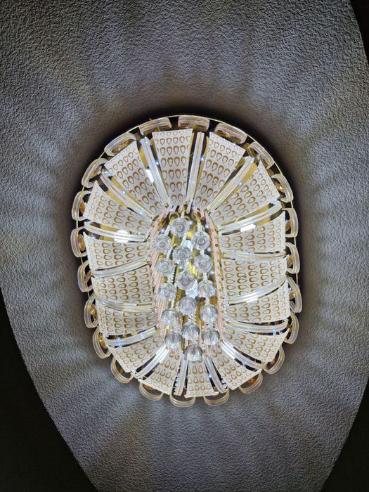 Срочно продается люстра в отличном состоянии