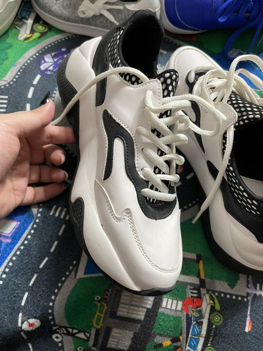 Adidaşi înalți Bershka nr36