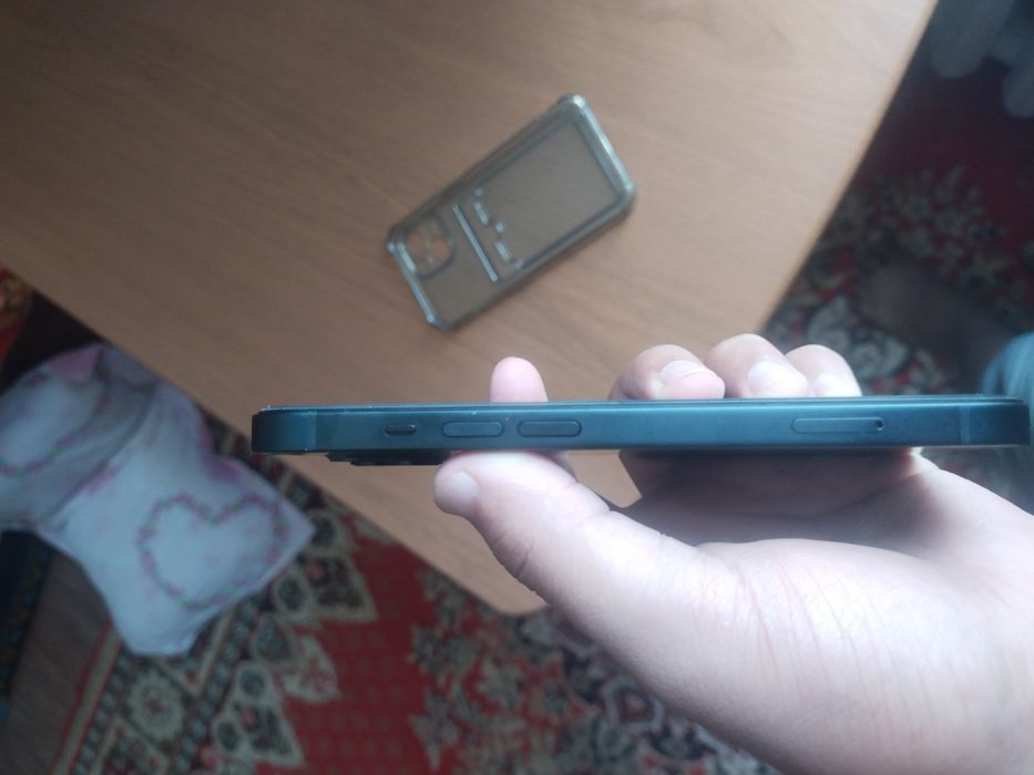 Айфон 13 қара свет