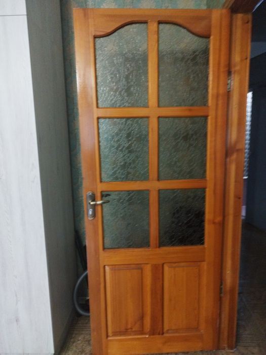 Продам деревянные двери
