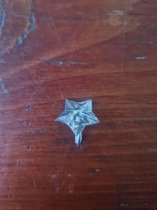 Vând epoleți militari și nasturi