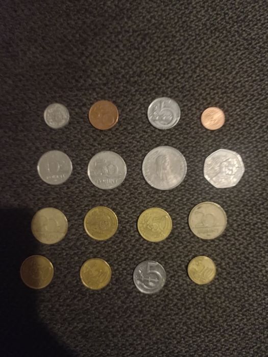 Vând monede vechi