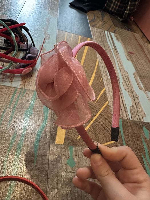 продават се диадеми (кариолки) за деца