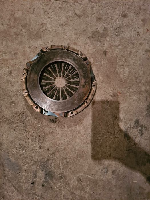 Претисквателен диск за Mazda 6   121 к. 2004 г. Дизел