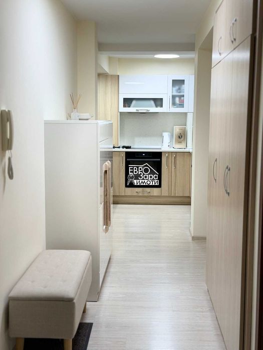 Просторен, обзаведен апартамент за продажба на метри от Жабките