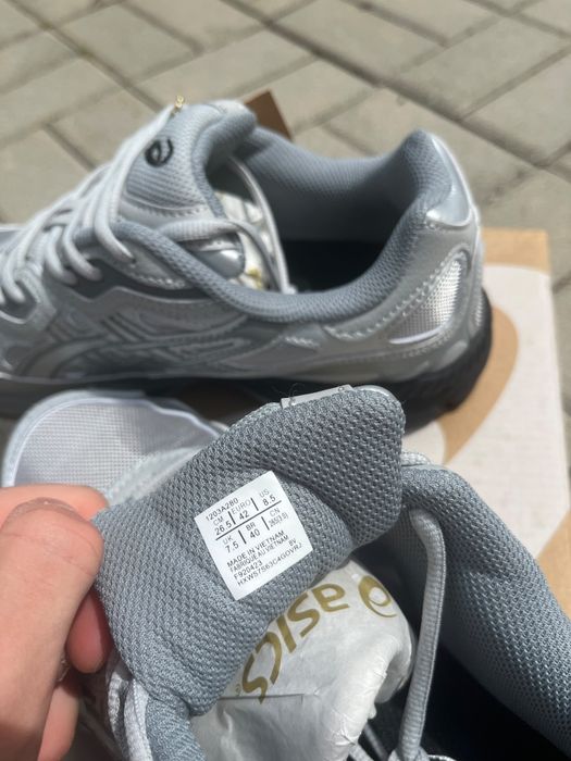 Asics Gel-Nyc Mid Grey mărimea 42