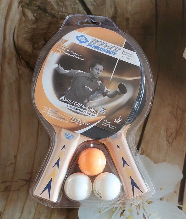 Комплект хилки за тенис на маса с 3 топчета