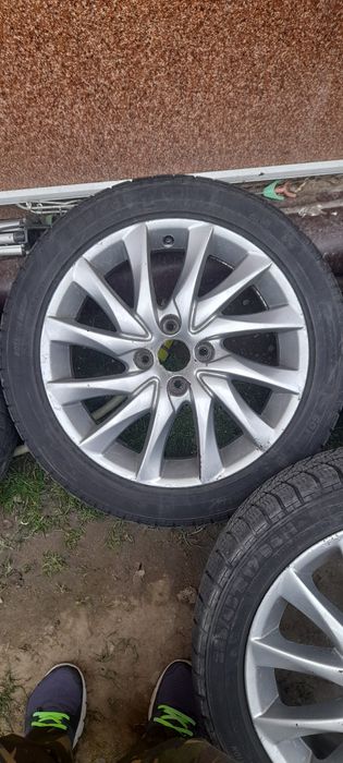 Jante aliaj peugeot 4×108r17, cu cauciucuri de iarna.