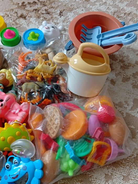 Продам детские игрушки