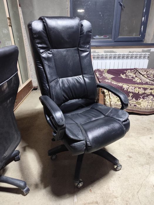 Кожный кресло с доставкой