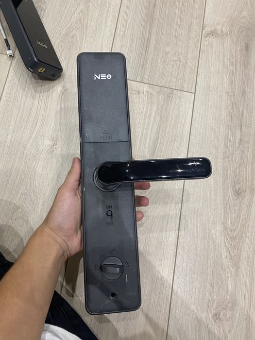 Neo Smart door lock срочно продам ручка для двери
