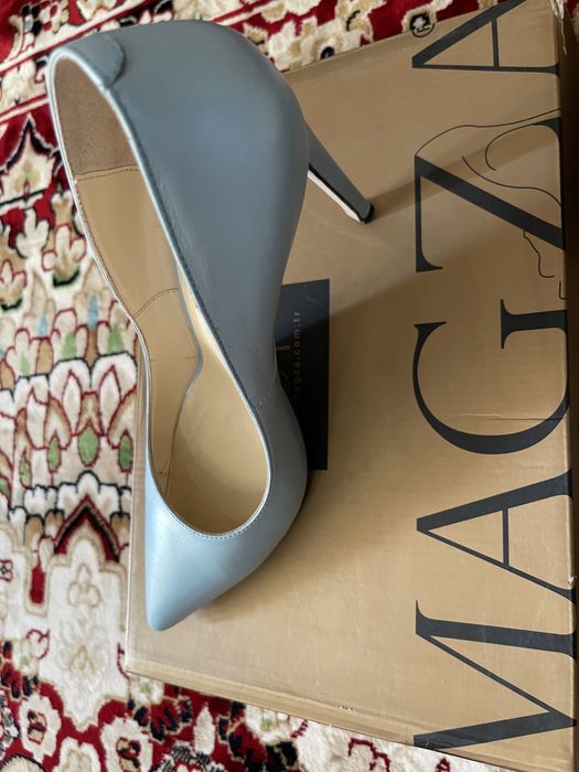 Туфли лабутены голубые