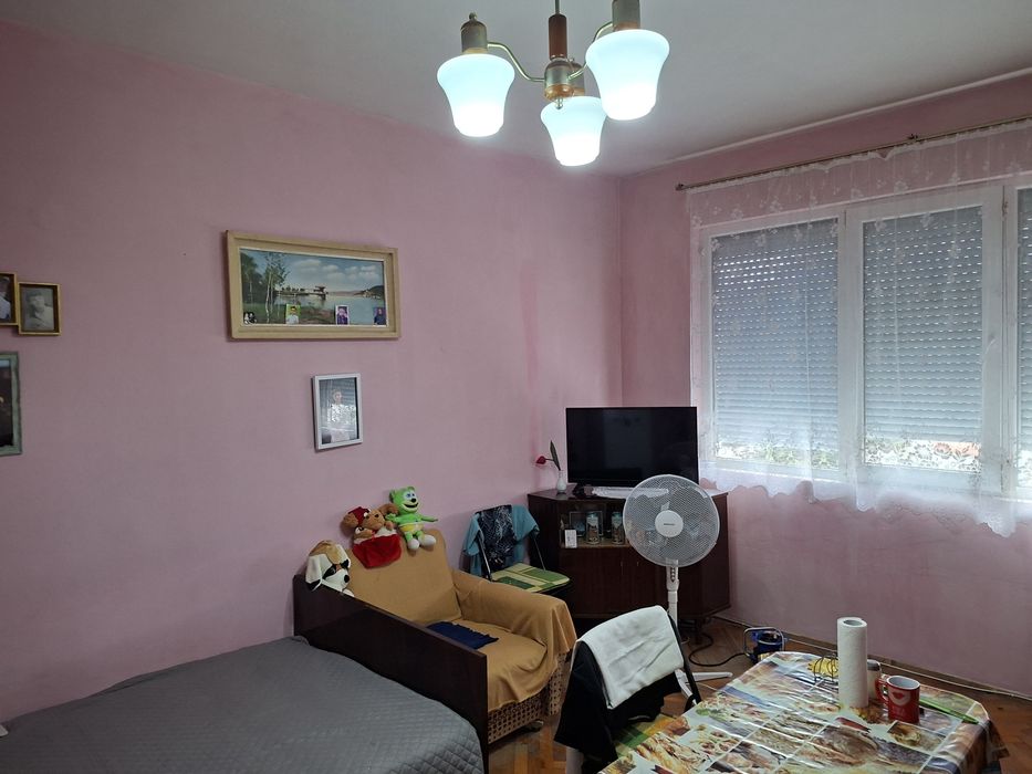 Продава двустаен  до Енерго