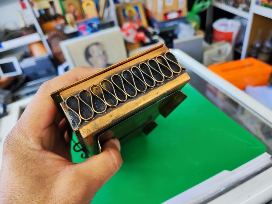 Кована медна кутия