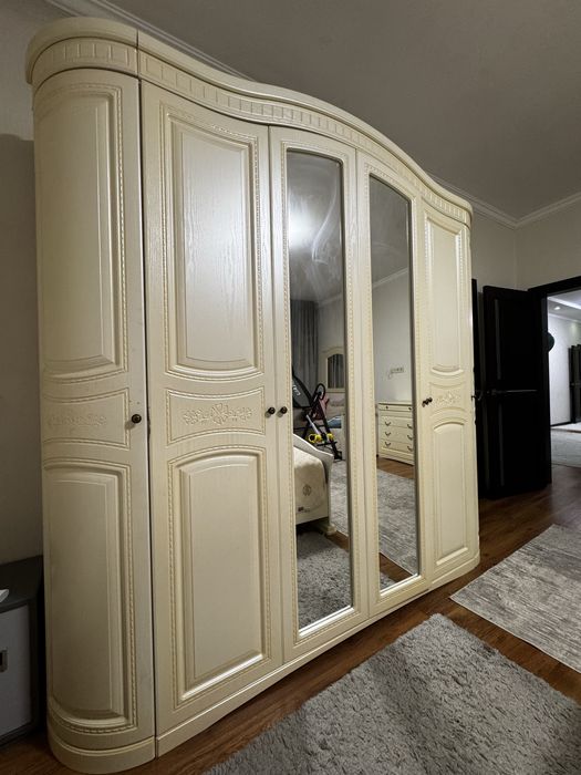 Продам спальный гарнитур Б/У.