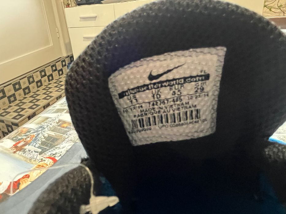 Бутонки чисто нови