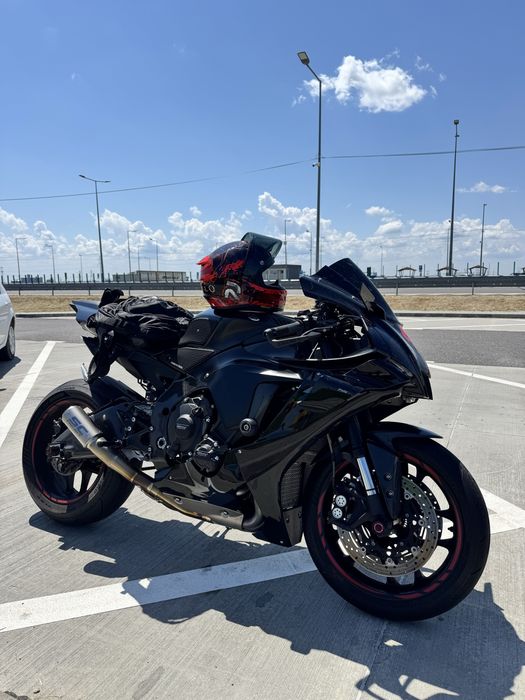 Yamaha r1 2023 !!!