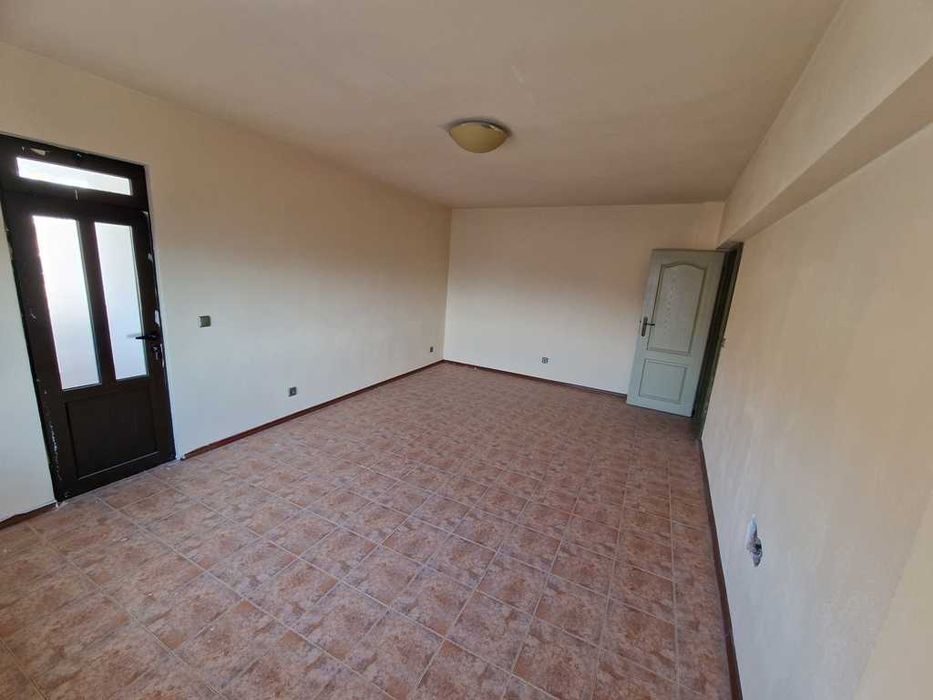 Продава се Тристаен апартамент в Благоевград, Широк център - 128 кв.м за 781 €/кв.м - Снимка #1