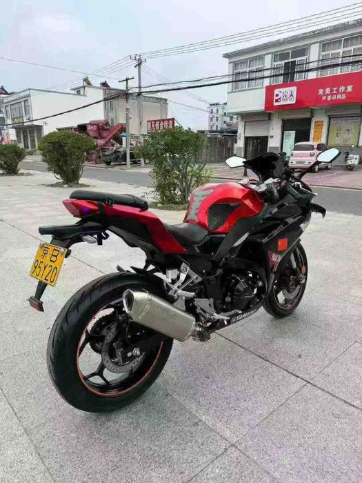 Yamaha YZF R3       .