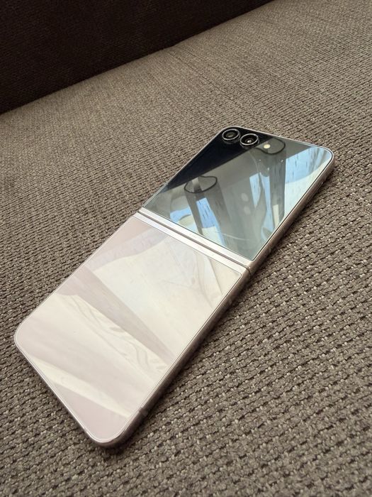 Samsung galaxy Z flip 5