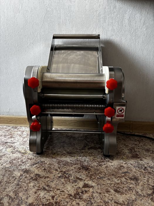 Продам машинку для раскатки и резка теста