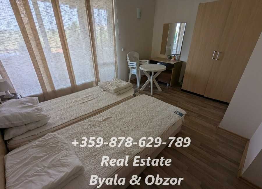 Тристаен апартамент на първа линия в гр.Обзор