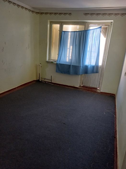 Кулай локацияда катта йул ёкасида жойлашган квартира шошилинч сотилади