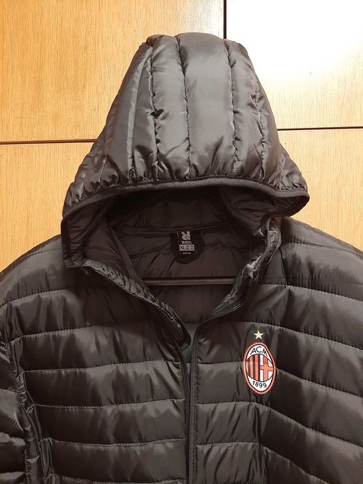 Яке с качулка на Милан