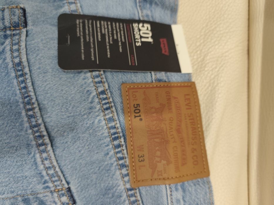 Продам шорты levis