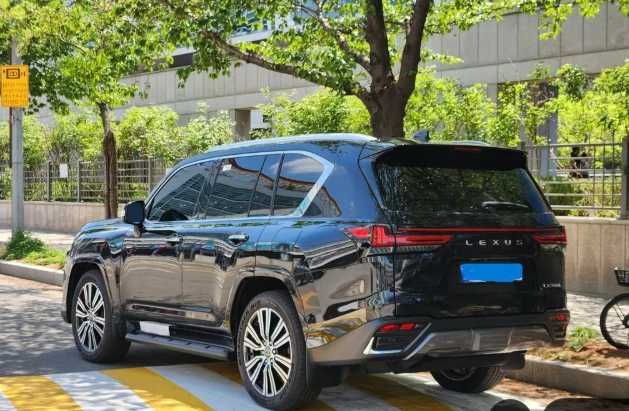 Lexus LX700 LUXURY