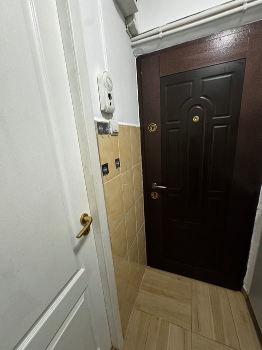 Închiriez garsonieră, Podu Ros, 10 min de Palas , Centru