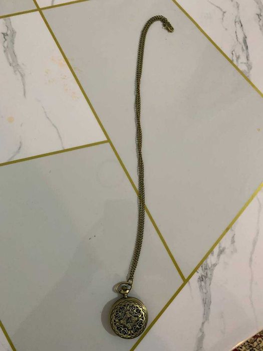 Срочно продается часы на цепочке