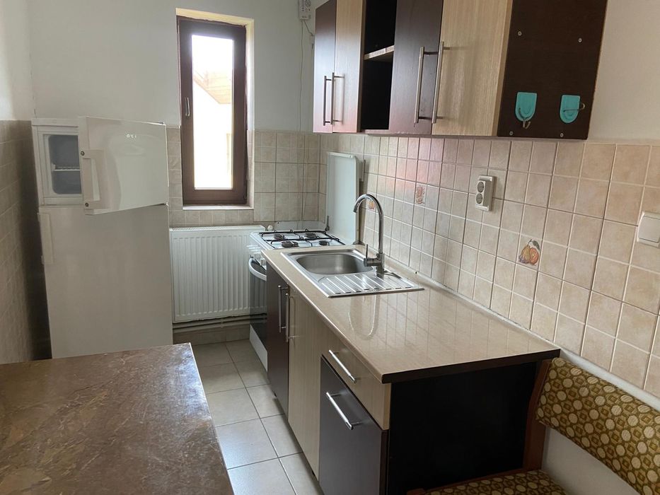 Inchiriez apartament 2 camere