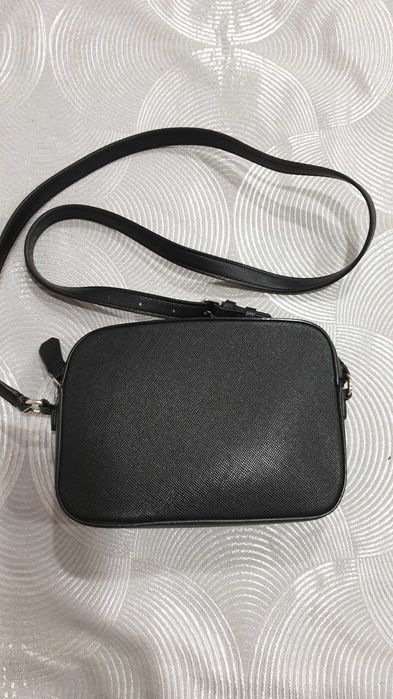 Дамска чанта през рамо Guess