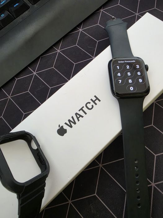 APPLE Watch SE (2nd Gen) V2, GPS, 44mm Midnight Aluminium Case, Midnight Sport Band - M/L