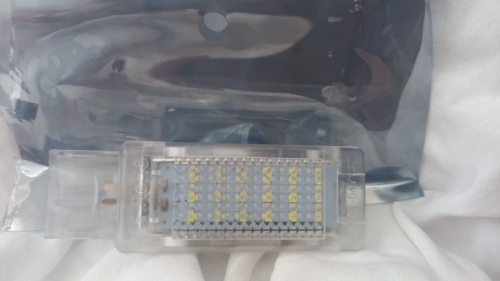 Led lampa picioare masina