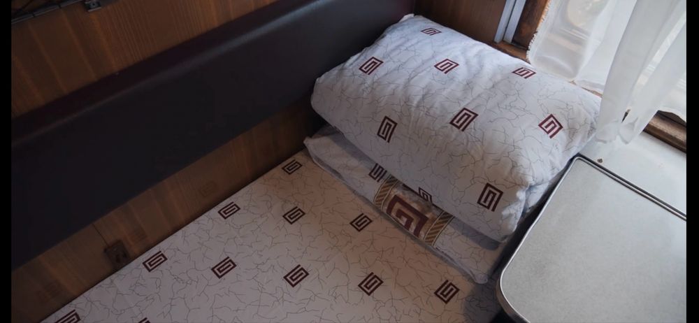 Вагон купе поезд