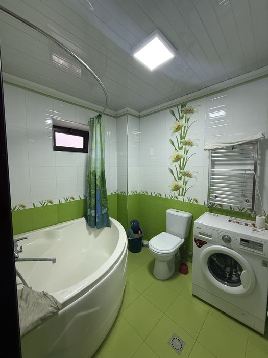 Продается 4х квартира заходи живи в Центре города ( на против УВД)