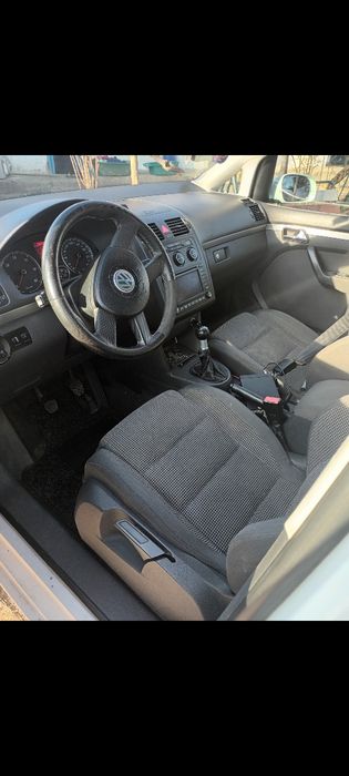 Vând VW Touran 2.0