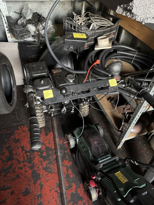 Masina pentru dezapezit pe benzina ca noua