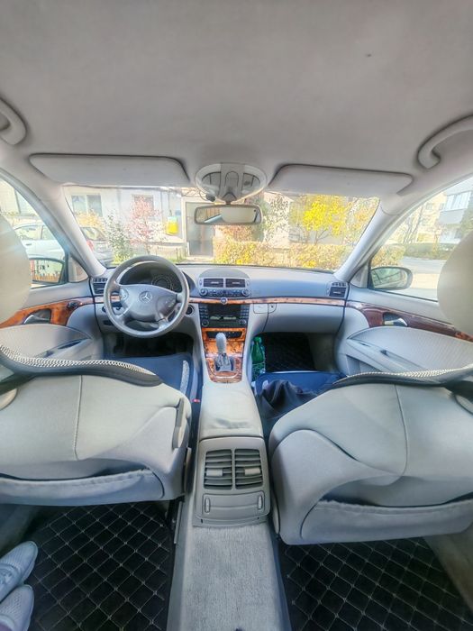 Vând Mercedes E220, an2004 decembrie, stare f bună bine îngrijită