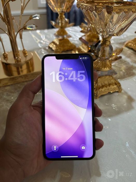 Iphone 11 pro max 64 tali 74 yonk karopka bor 2 ta simkartli