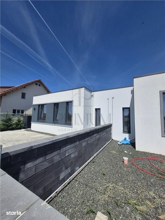 Duplex Despartit Prin Dressing  - Parter - La Cheie
