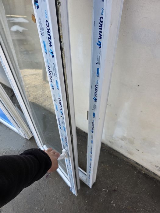 Пластиковые окно и дверь