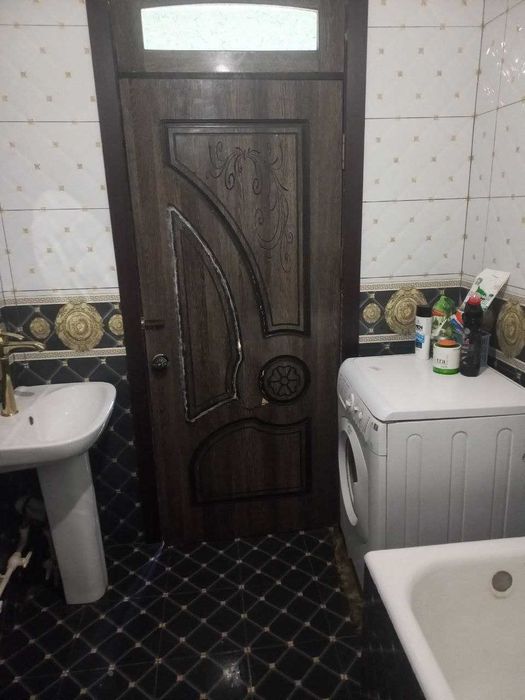 Uchaska sotiladi Yashnabod tumani Muxtor Ashrafiy Gijduvon ko'chasi.