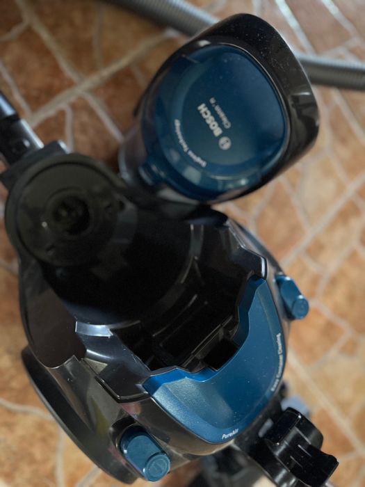 Контейнерный пылесос Bosch BGC05A220A