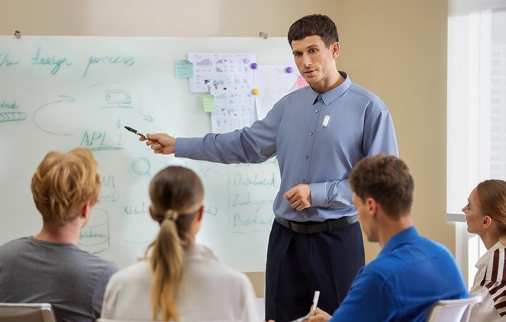 Dictafon Pin AI 3 in 1 PLAUD nedesfacut