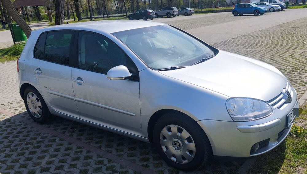 Vând Golf 5 2008